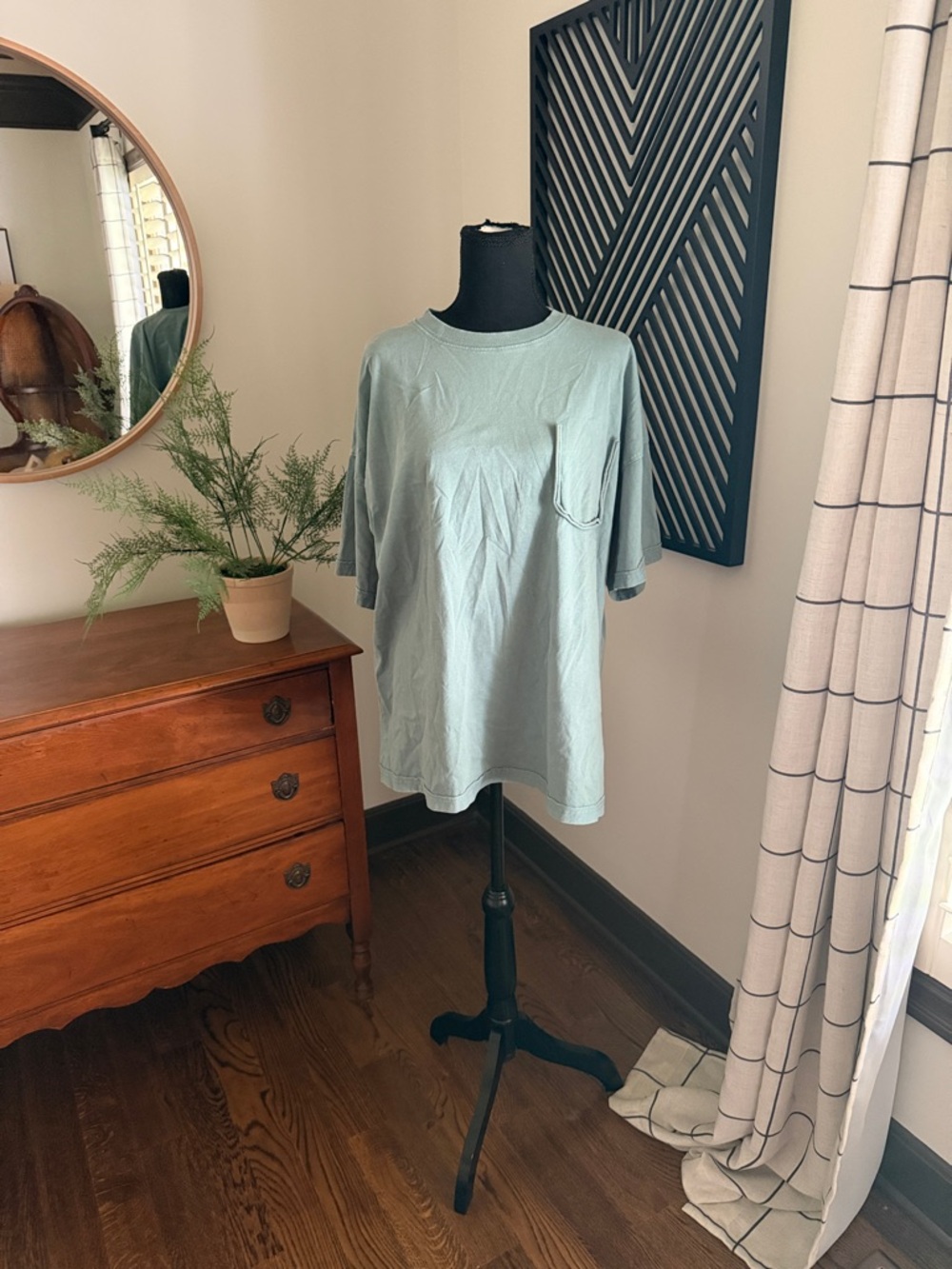 easel oversized rolled illusion Pocket Tee in aqua marine blue small